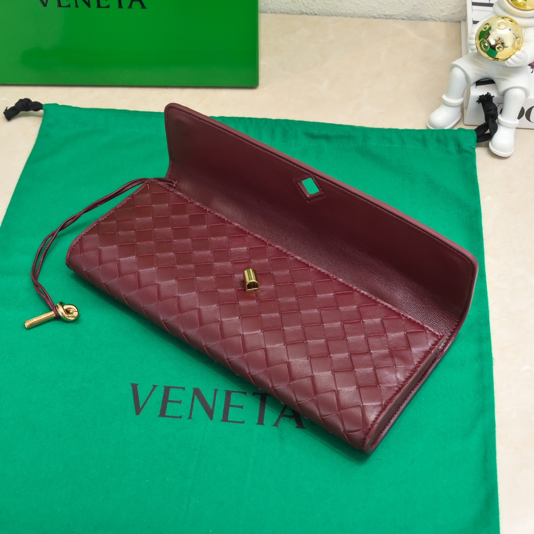 Bottega Veneta Clutch Bags